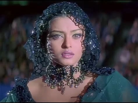 Aishwarya Rai’s Outfits From Hit Songs Of The Film Taal - Boldsky.com