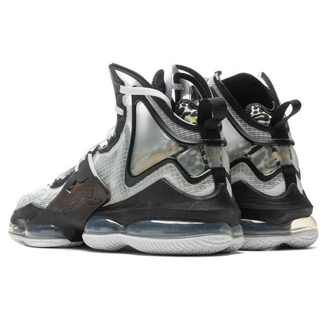 Lebron 19 - White/Metallic Gold/Black – Feature