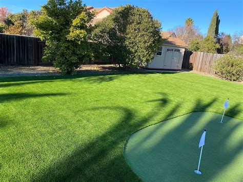 5 Benefits of Artificial Grass Putting Greens in Bend That Go Beyond Golf