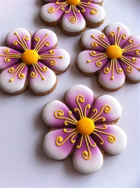 Bright and beautiful flower cookies Pretty Cookies, Fancy Cookies, Iced ...