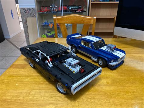 Lego Technic Dodge Charger 42111