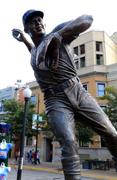 Ron Santo Statue Wrigley, Dodgers, Ron, Cubs, Statues, Celebrities ...