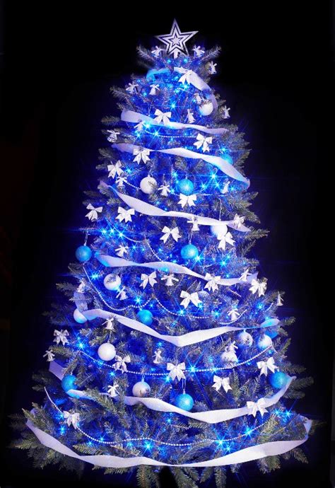 christmas-tree-with-lights - Flawssy