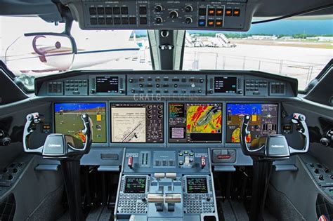 Gulfstream G650 - Cockpit | Luxury jets, Cockpit, Private jet