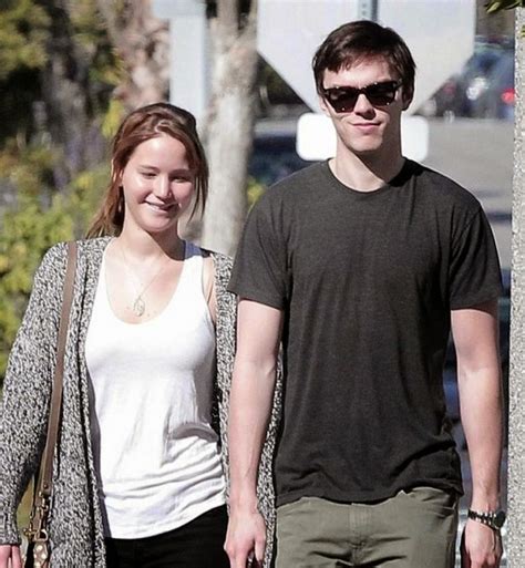 Hot Jennifer Lawrence with her Boyfriend Nicholas Hoult | Global Celebrities Blog