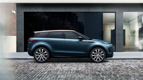 Range Rover Evoque vs Range Rover Velar: What's the difference