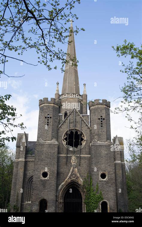 Derelict chapel in Abney Park Cemetery, Stoke Newington, London Stock ...