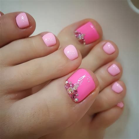 20 Toe Nails Designs That Fit Any Occasion - Styleoholic