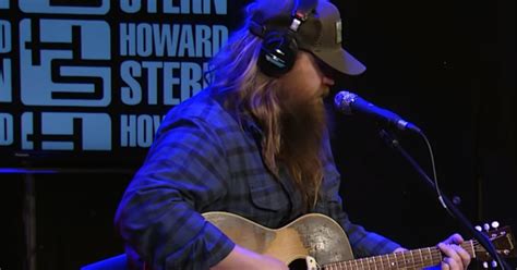 Chris Stapleton Shows Us How A Live Performance Should Be Done With ...