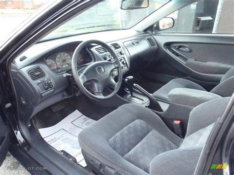 Charcoal Interior 2002 Honda Accord SE Coupe Photo #48636314 | GTCarLot.com