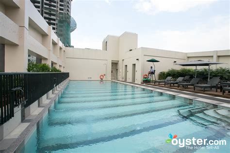 Holiday Inn & Suites Makati Review: What To REALLY Expect If You Stay