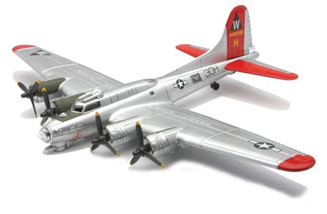 B-17 Flying Fortress - Model Kit Classic Planes - New Ray - R$ 55,00 em ...