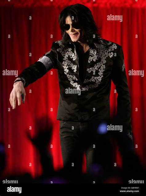 Michael Jackson announces plans for his last performances in London in ...