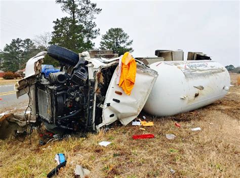 Propane truck crashes near Carthage - Sandhills Sentinel