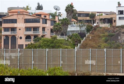 U.S.-Mexico Border Fence Stock Photo - Alamy