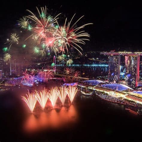 The Best & Fanciest New Year's Eve Dinners In Singapore With Fireworks