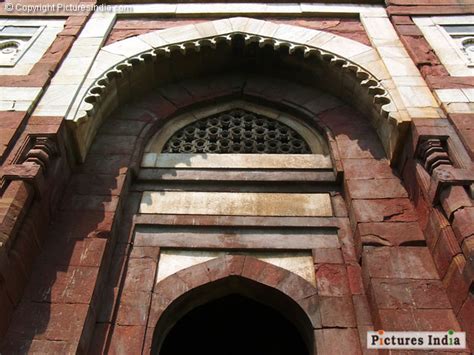 The humble tomb of Ghiyasuddin Tughlaq, Delhi - Navrang India