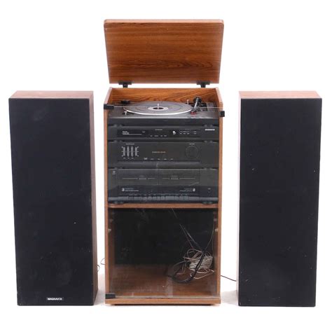 Magnavox Turntable and Stereo System with Floor Speakers | EBTH