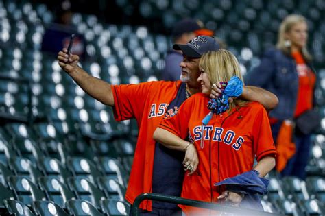 Astros won't exceed 50 percent capacity at Minute Maid Park to start season