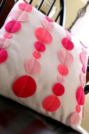 Gwenny Penny: Dot, Dot, Dot Valentine Pillow