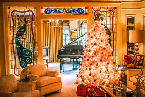 Christmas at Graceland – American Photo Blog