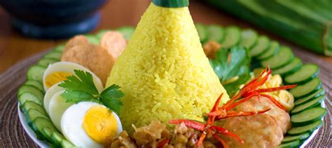 Food Bites: Nasi Tumpeng – BonAppetour