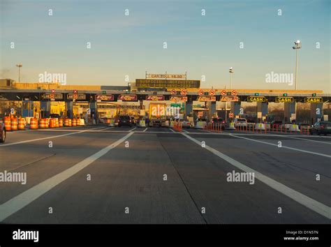 toll booth at the Whitestone bridge Stock Photo - Alamy