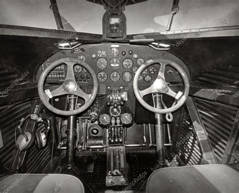 Old airplane cockpit — Stock Photo © icholakov01 #65571261