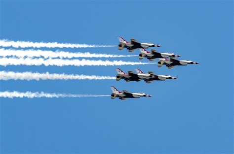 DVIDS - Images - Blue Angels and Thunderbirds NYC Flyover [Image 3 of 9]