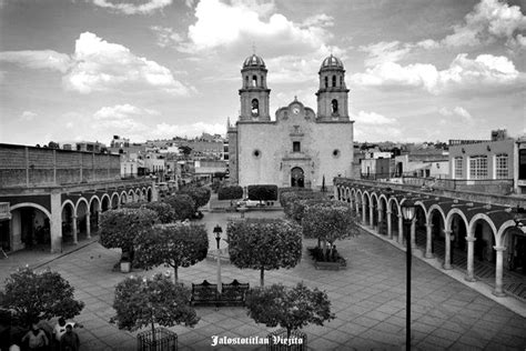 Parroquia y plaza y portales de Jalostotitlan Jalisco Mexico ...