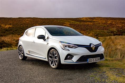 Renault Clio E-Tech hybrid (2021) | Reviews | Complete Car