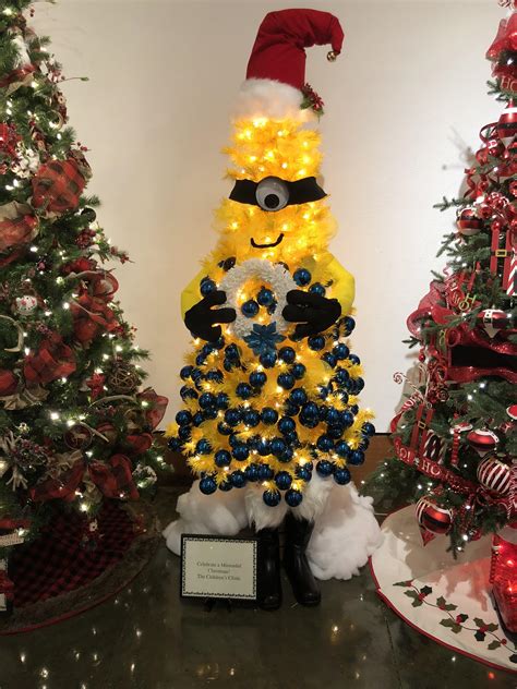 A Minion Christmas Tree : r/ATBGE