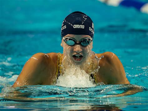 Worlds Day 1 Prelims: Kate Douglass Leads Deep 200 IM Field