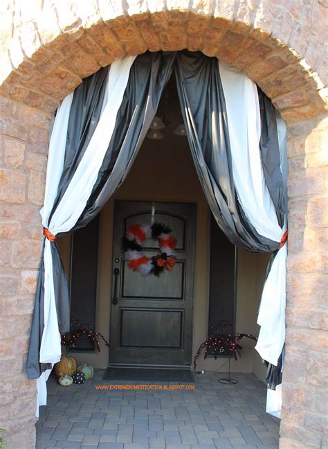 Extreme Domestication: Halloween Outdoor Curtains & Halloween Wreath