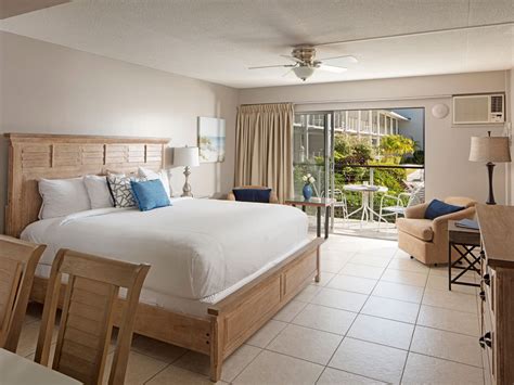 Hotel Rooms in Naples, FL - Cove Inn on Naples Bay