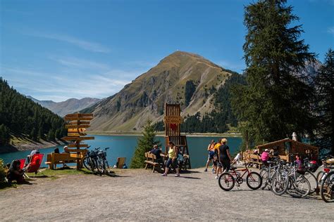 Discover Valtellina by bike: our guide to the most exciting cycling routes - Luxury Bike Hotels