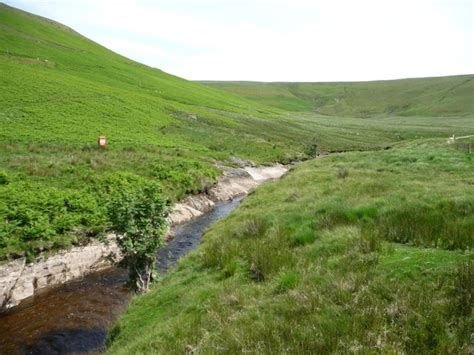 Low summer levels, Afon Elan [2] © Christine Johnstone cc-by-sa/2.0 ...