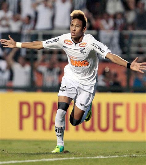 Vidéo: Le bijou de Neymar qui envoie Santos en finale du Mondialito