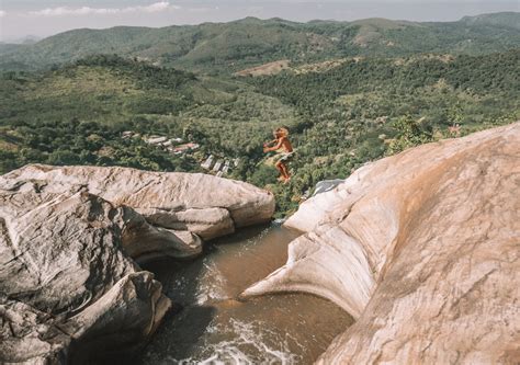 HIKING DIYALUMA FALLS - 2ND HIGHEST WATERFALL IN SRI LANKA - Journey Era