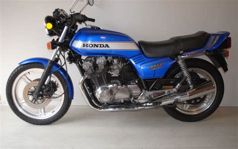 Honda Super Sport 900 CB900F Motorcycles - webBikeWorld