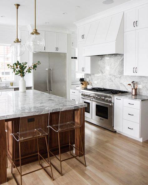 White marble kitchen with gold and wood | Kitchen inspirations, Kitchen design, Interior design ...