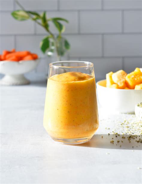 Tropical Carrot Banana Smoothie - Sip Sip Smoothie