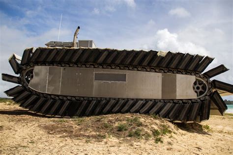 U.S. Marine Corps Designs Crazy-Ass Amphibious Tank - gCaptain