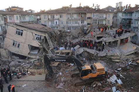 Death toll from eastern Turkey earthquake climbs to 21