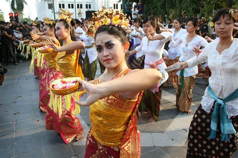 Mengenal Keunikan Tari Pendet, Tarian Pemujaan dari Bali