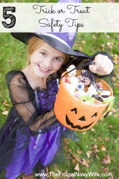 5 Trick or Treat Safety Tips