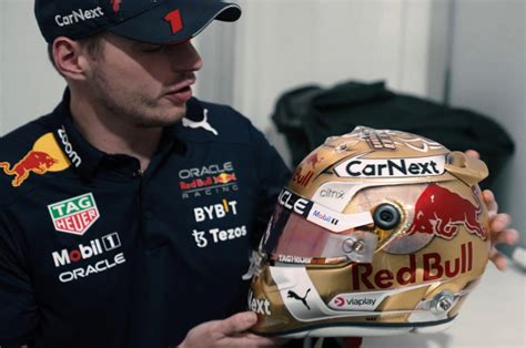 Max reveals special world champion 2022 helmet: 'A season to remember' - news.verstappen.com