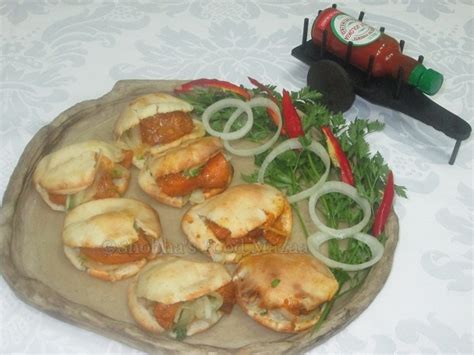 Shobha's Food Mazaa: MINI PITA POCKETS / SANDWICHES WITH CHICKEN TIKKA