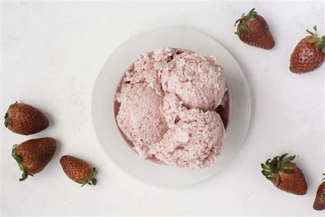 5 Ingredient Keto Strawberry Ice Cream - Oh So Foodie