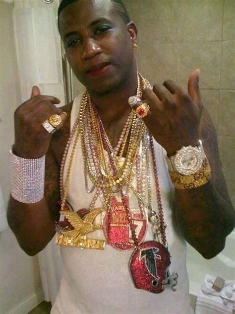 How Much Is A Rappers Chain Worth - QHOWM